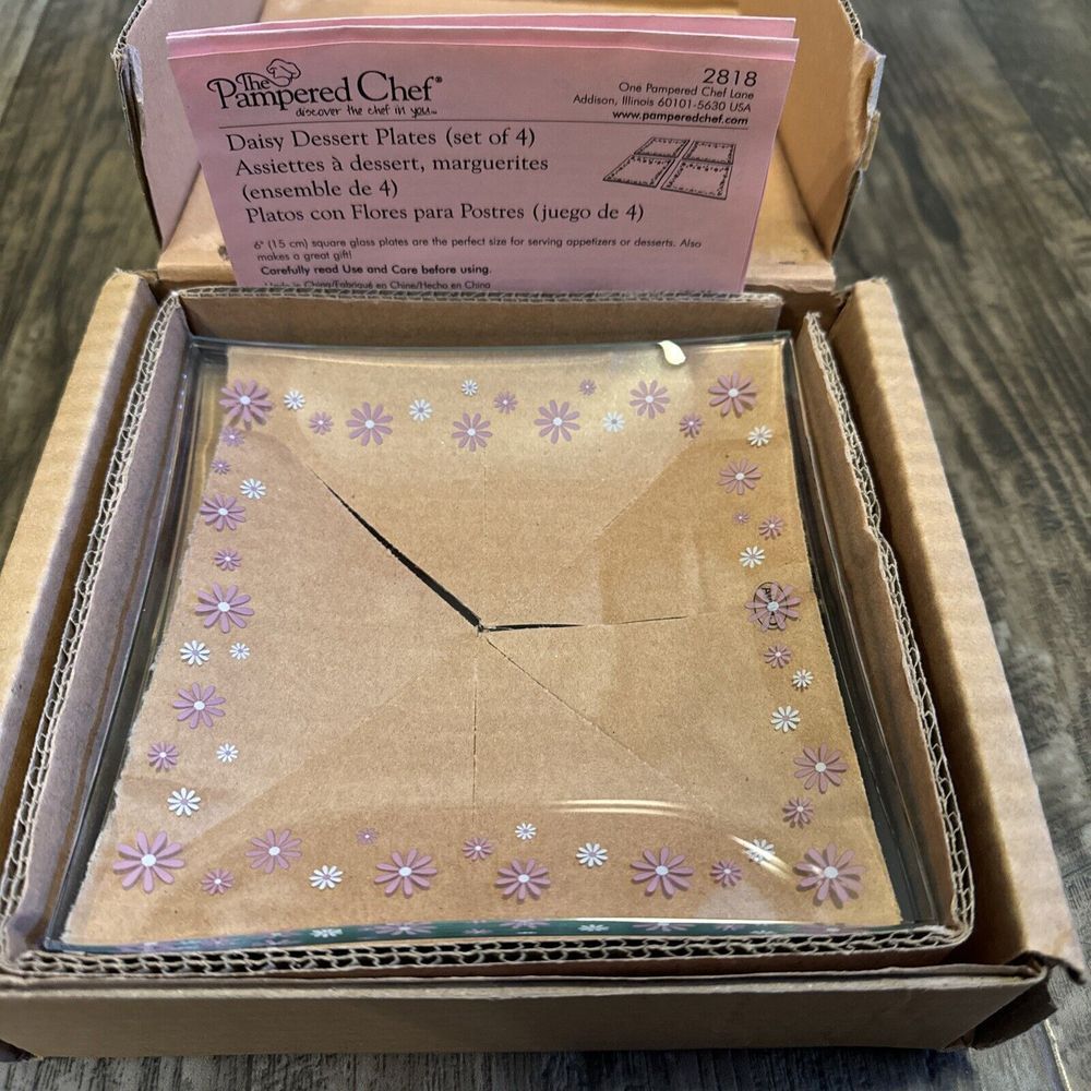 4 The Pampered Chef Daisy Dessert Plates 6" Pink Square Appetizer #2818 Retired